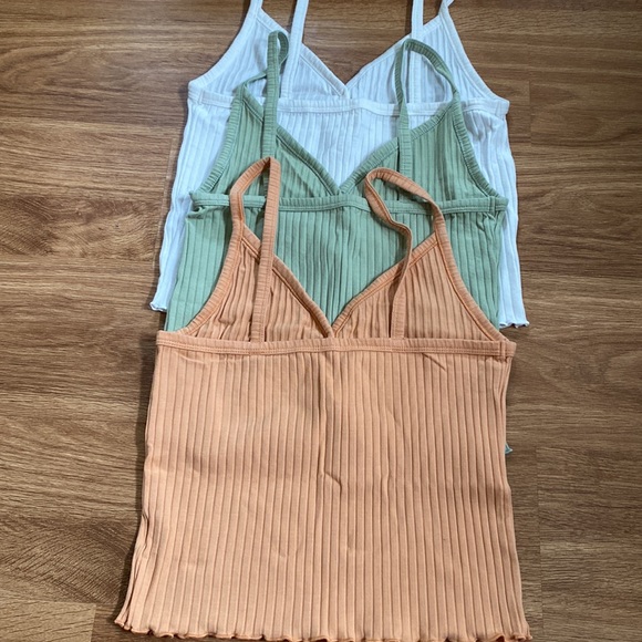 Set of American eagle tank tops - Picture 2 of 5